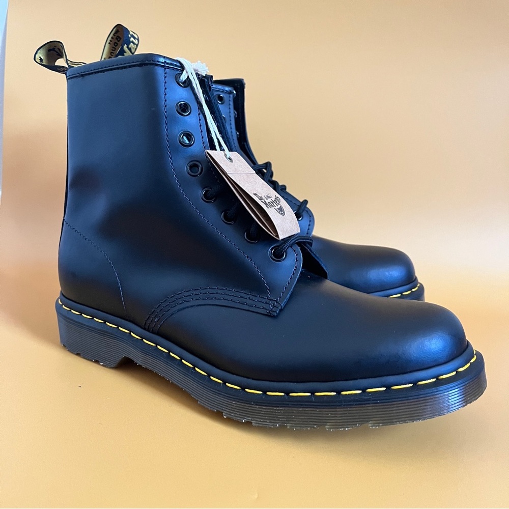 Dr. Martens 1460 Smooth Lace Boot